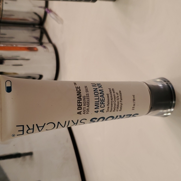 Serious Skincare Other - Anti aging cream
